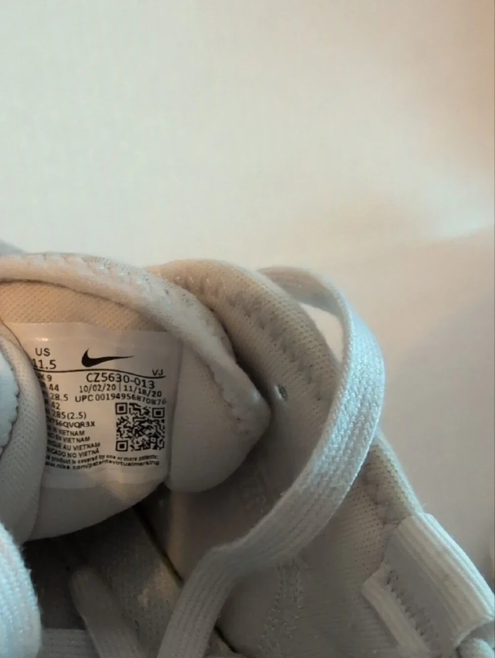 Nike Light Grey and Mint Green Women's Trainers